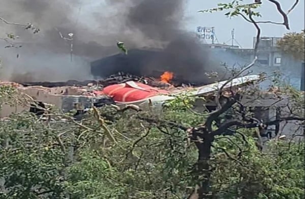 Avião com 244 pessoas enviou sinal de socorro pouco antes da queda
