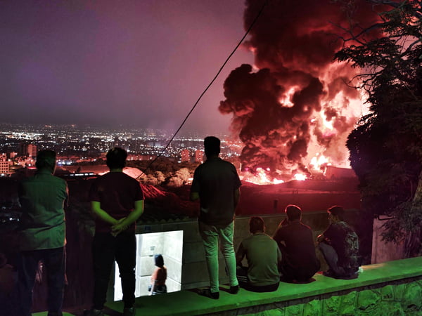 Trump pede evacuação total de Teerã: “Irã não pode ter arma nuclear”