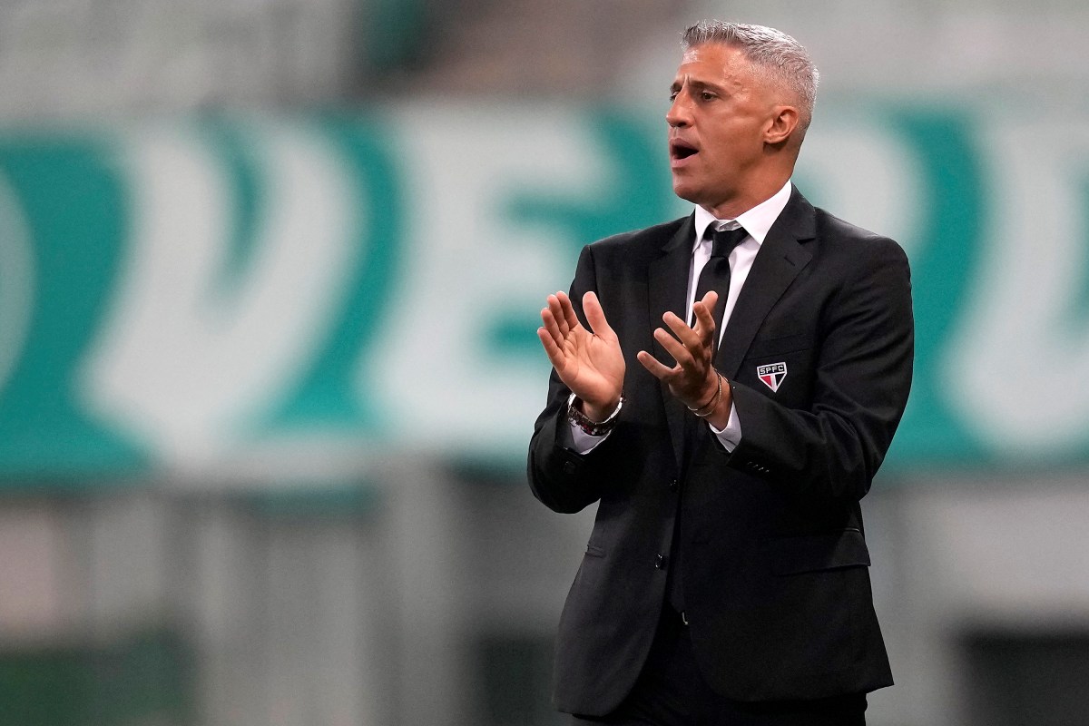 Crespo aparece como favorito para assumir comando do São Paulo