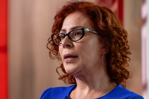 Deputada Carla Zambelli diz que se apresentará à Justiça na Itália