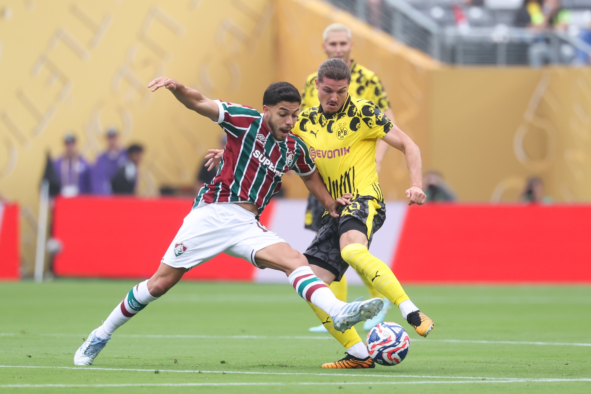 Fluminense domina 1º tempo contra o Borussia Dortmund. Siga ao vivo