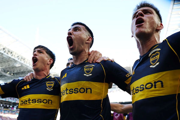 Mundial: em jogo de três expulsões, Benfica empata com Boca Juniors