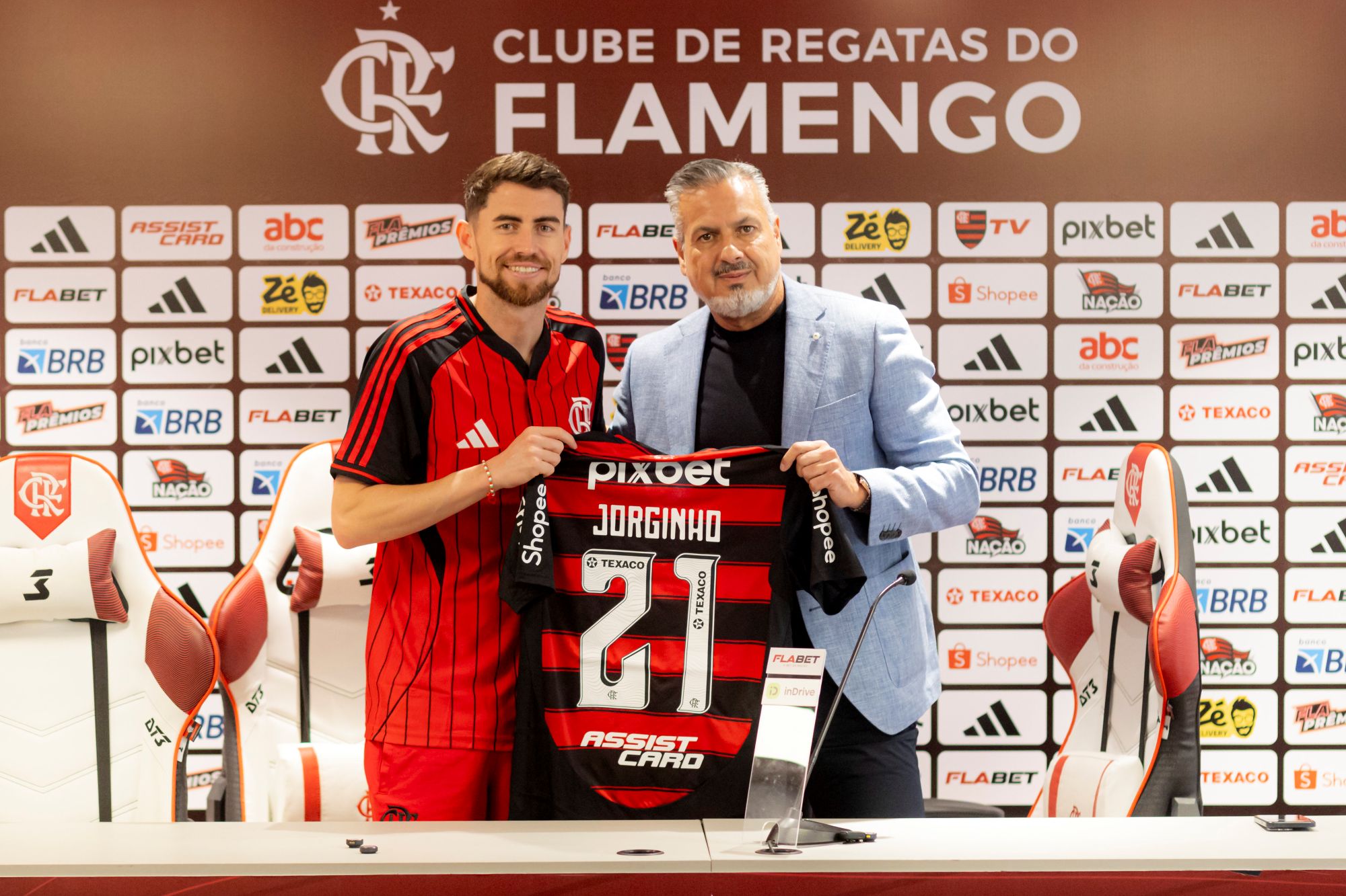 Jorginho é apresentado no Flamengo e elogia o clube: “Melhor opção”
