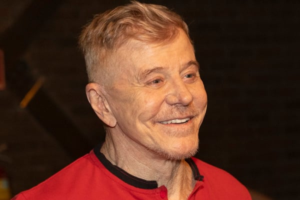 Miguel Falabella celebra temporada no teatro: “Vou morrer no palco”