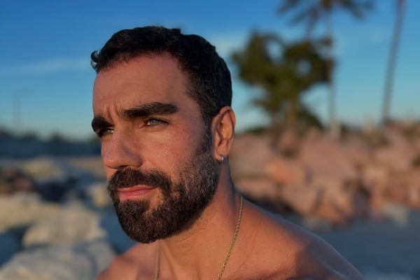 Saiba quem é o ator brasileiro que virou sucesso em novelas mexicanas