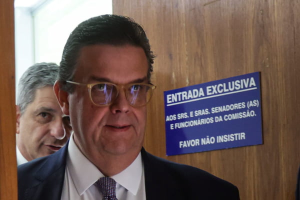 Oposição liga alerta com leitura de requerimento da CPMI do INSS