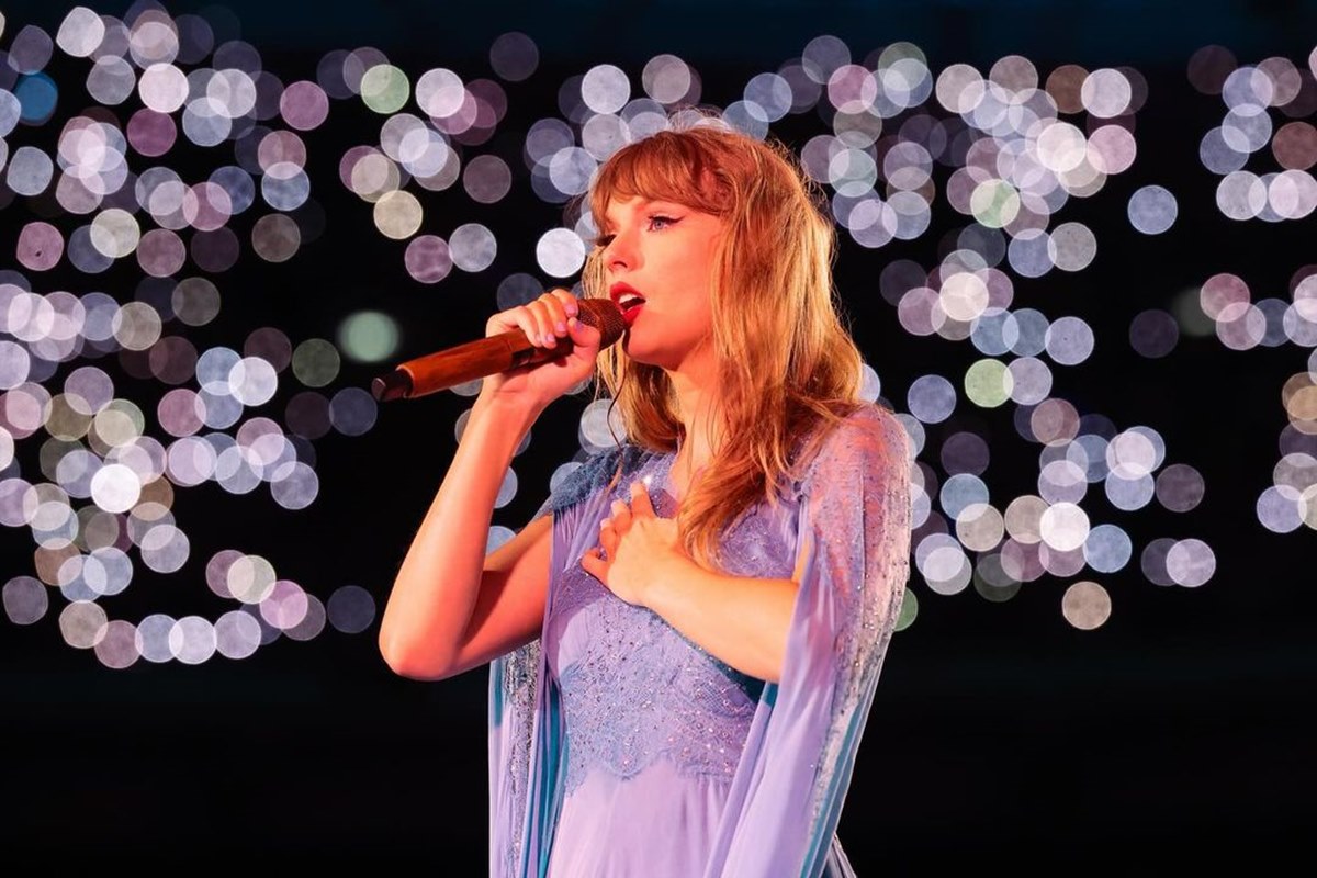 Fotos: Taylor Swift visita pacientes em hospital infantil na Flórida