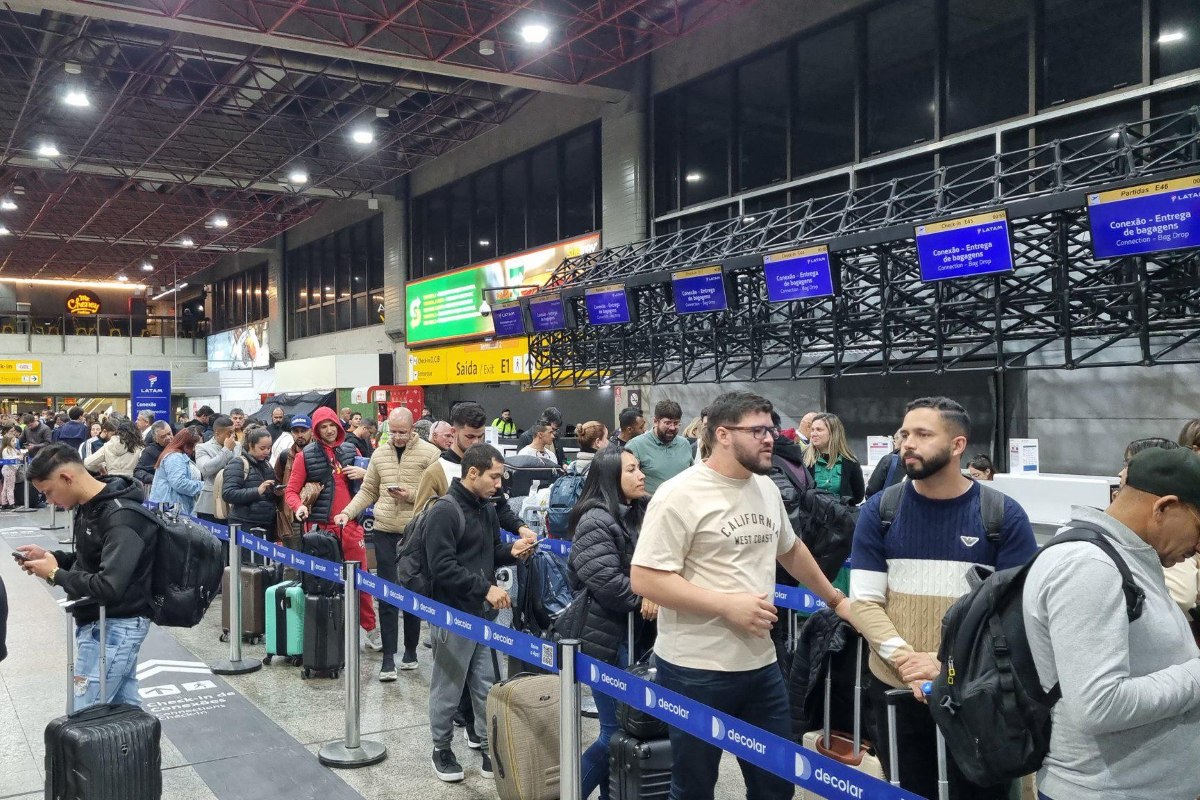 Drones interrompem voos e causam transtornos no aeroporto de Guarulhos