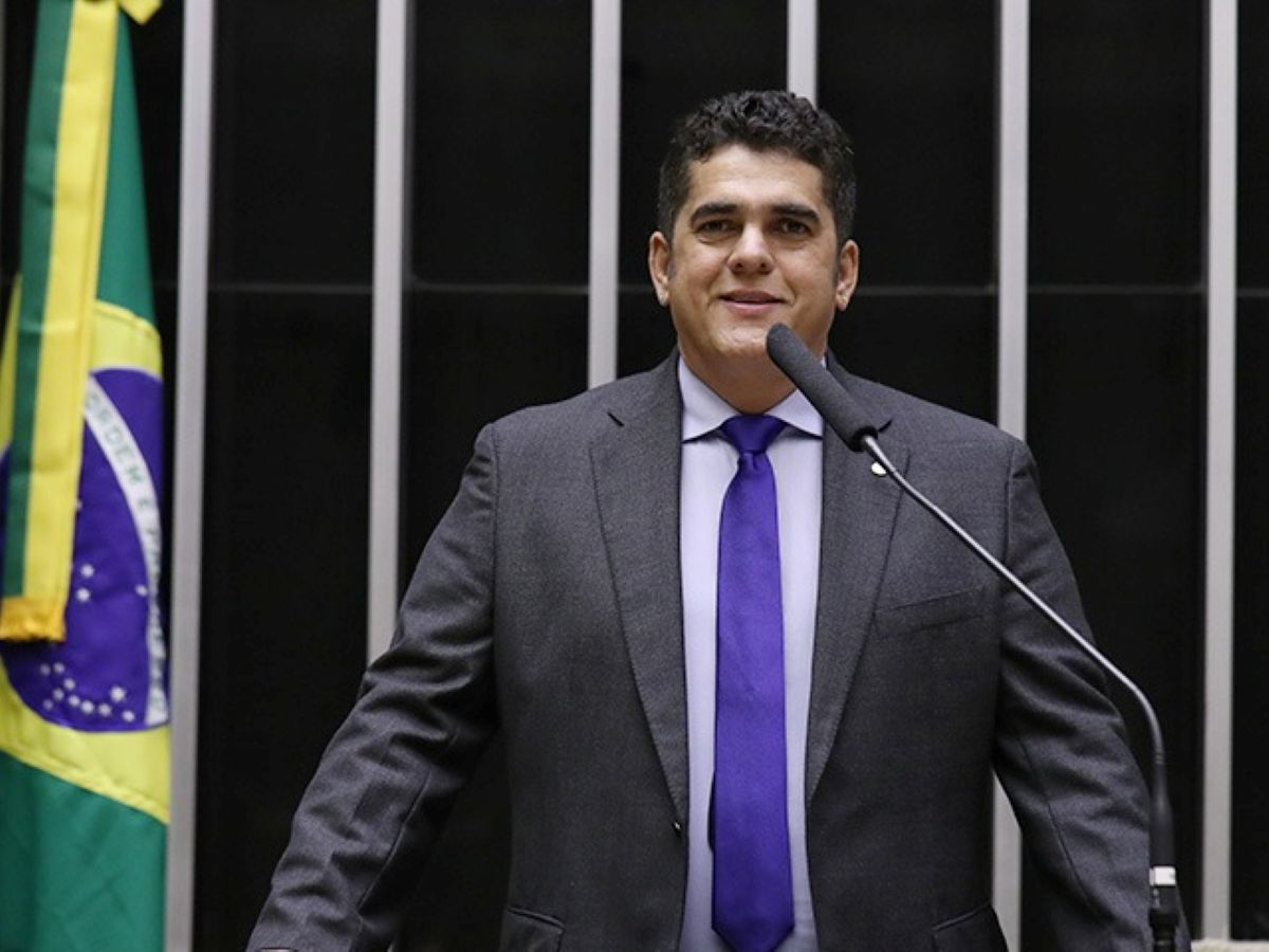 Deputado é investigado por compra de votos após R$ 6 mi apreendido com aliados