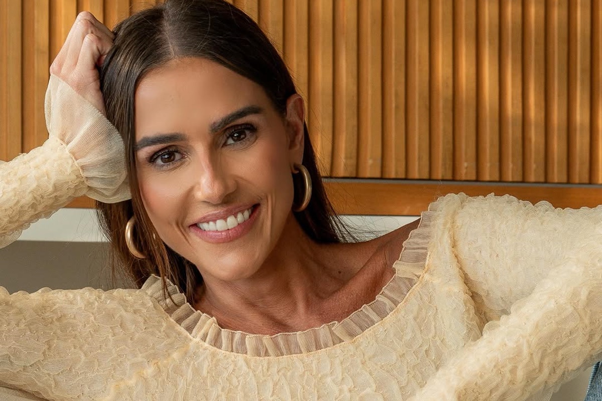 Deborah Secco revela por que prefere manter namoro longe dos holofotes