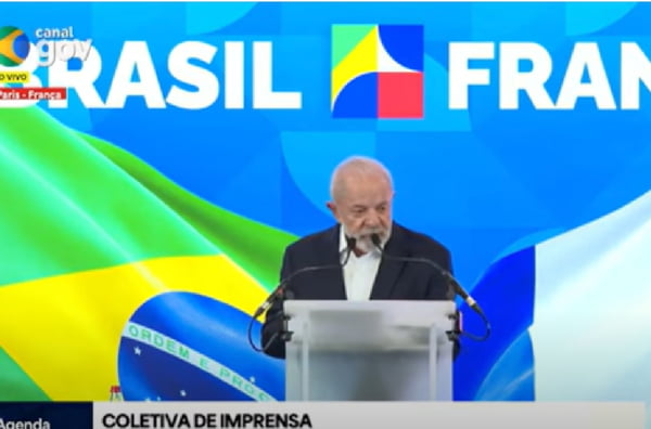 O que Lula disse em Paris sobre o futuro de Haddad