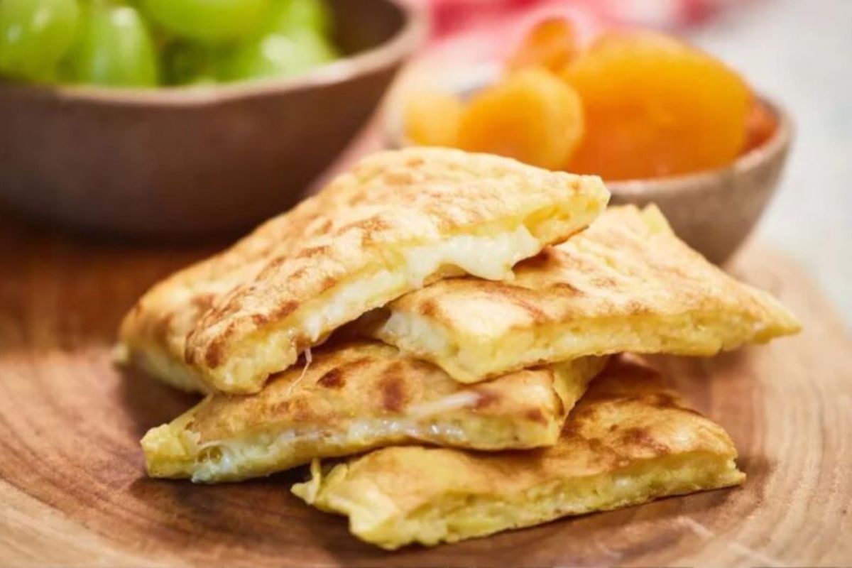 Receita de pão de queijo de frigideira pronto em 10 minutos