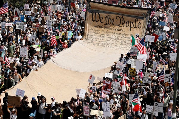 EUA tem cerca de 2 mil protestos em todos o país contra Trump