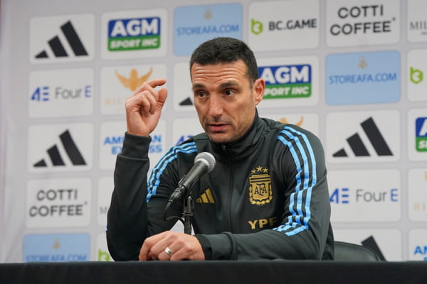 Scaloni exalta chegada de Ancelotti à Seleção: “Entre os melhores”
