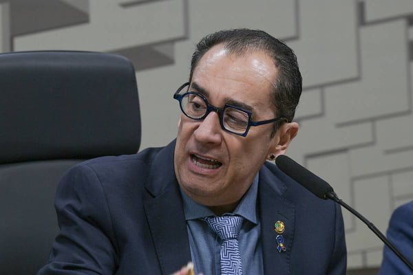 Kajuru diz não saber se disputará reeleição: “Deprimido com política”