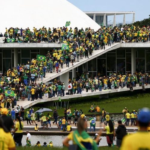 Homem é condenado por chamar pessoas de bolsonaristas e terroristas