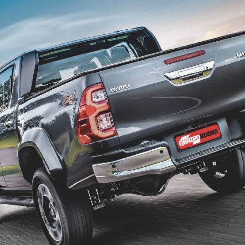 Vendas de fevereiro: Hilux derrapa e Corol…
