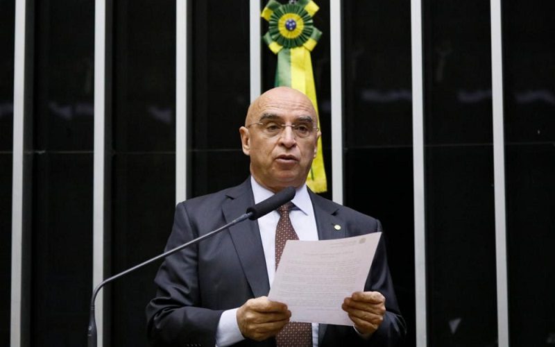 Gostaria de saber o que Ciro Gomes quer, diz líder do PDT à CNN