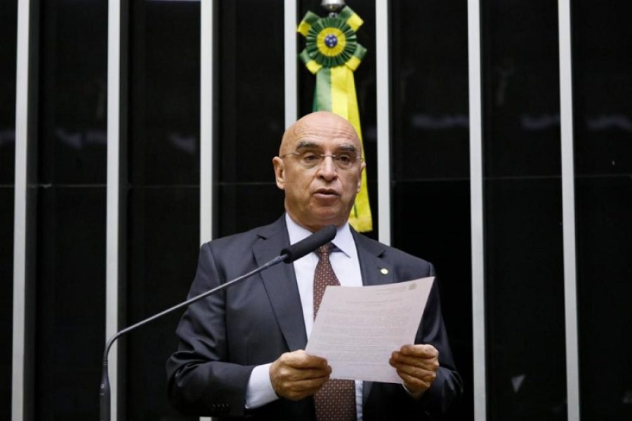 Gostaria de saber o que Ciro Gomes quer, diz líder do PDT à CNN