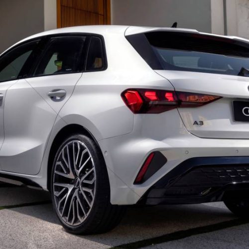 Audi A3 Sportback tenta manter os hatches…
