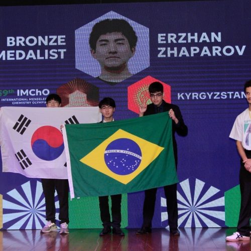 Estudantes brasileiros ganham bronze em Olimpíada Internacional de Química