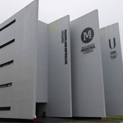 Faculdade de medicina em Portugal abre inscrições com nota do Enem