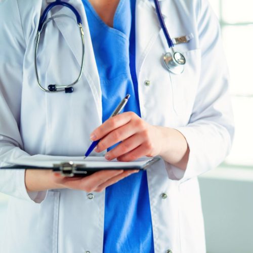 Homem com câncer relata insônia e para na UTI após erro médico em SP