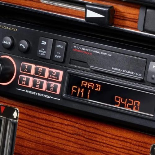 Pioneer lança rádio automotivo que parece…