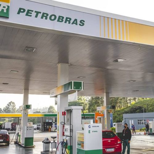 Petrobras reduz o preço da gasolina pela p…