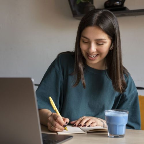 Curso 100% online e gratuito para Enem 2025 tem inscrições abertas