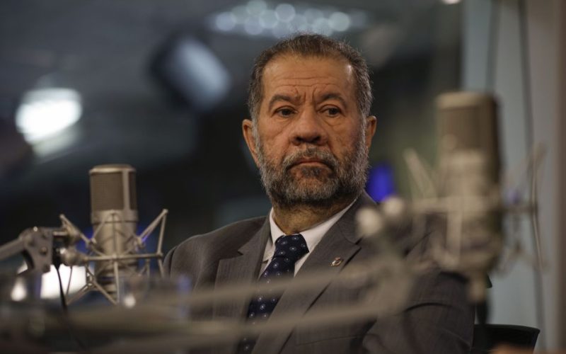 Escolha por nº 2 de Lupi mantém PDT com Lula, mas deixa partido dividido