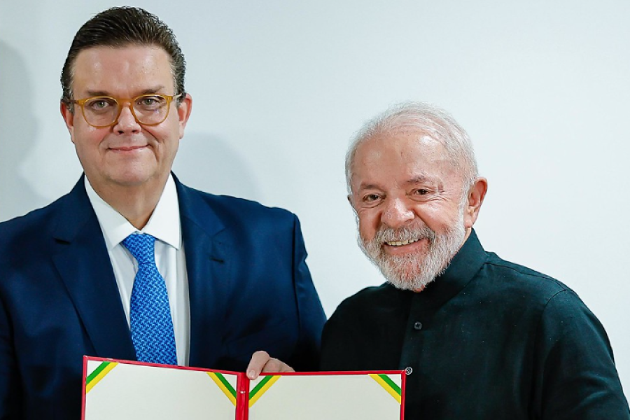 Líder do PL na Câmara pede afastamento de novo ministro da Previdência