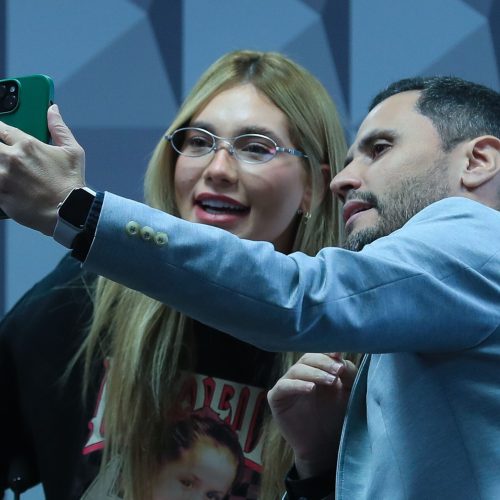 Cleitinho se desculpa por pedir vídeo com Virginia em CPI: “Fui impulsivo“