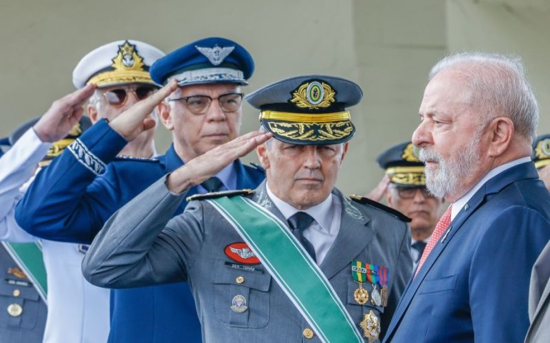 Forças Armadas: Lula ouve de comandantes que falta recurso para combustível