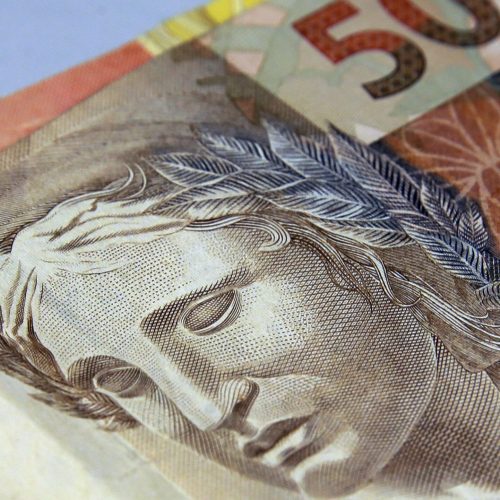 Líder da oposição na Câmara quer barrar aumento do IOF pelo governo