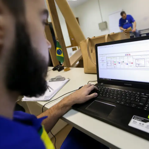 Veja como se inscrever em curso gratuito de inglês oferecido pelo MEC