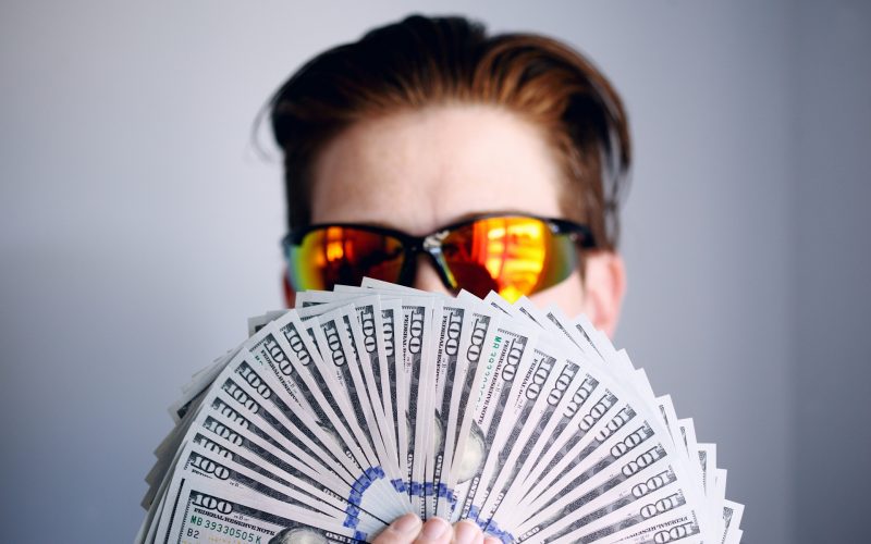 Como juntar R$ 1 milhão investindo R$ 3 mil por mês – sem herança e sem milagre