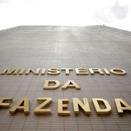 Oposição reage a novas regras do IOF e recuo da Fazenda