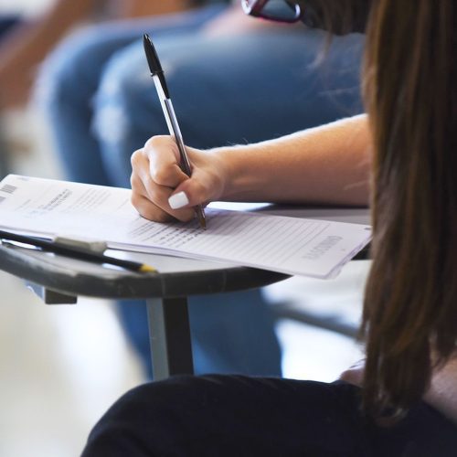 Enem 2025: estudantes no 3º ano do ensino médio já estarão pré-inscritos